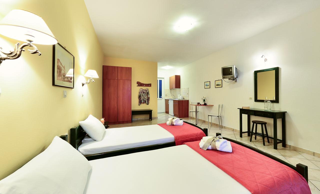 Remezzo Studios&Apartments Amoudi Esterno foto
